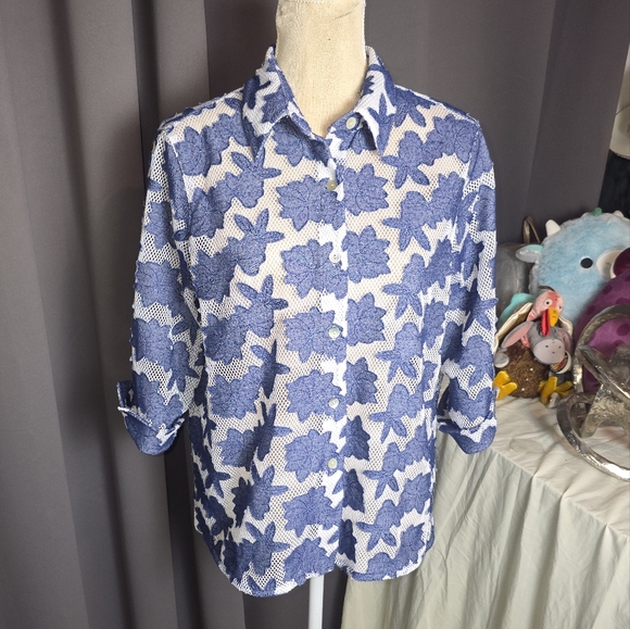 Alfred Dunner Tops - Alfred Dunner Sheer Lace Blouse Women’s Petite Large Blue Floral Button Down